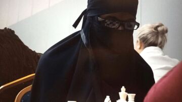 Κένυα: Σκακιστής φόρεσε νικάμπ και «πέρασε» ως γυναίκα σε τουρνουά επειδή ήθελε χρήματα