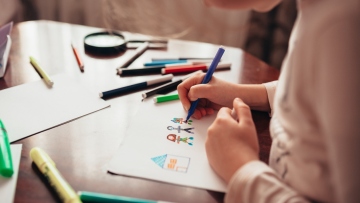 Ρόδος: Πώς η ζωγραφιά 9χρονης μαθήτριας στο σχολείο «πυροδότησε» υποψίες για σεξουαλική παρενόχληση