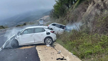 Εγνατία Οδός: 6 νεκροί σε τροχαίο - ΙΧ με παράνομους μετανάστες μπήκε στο αντίθετο ρεύμα
