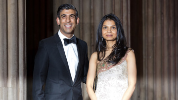 Βρετανία: Πονοκέφαλος για τον Σούνακ - Συνεχίζεται η έρευνα μετά τις αποκαλύψεις για την πάμπλουτη σύζυγό του