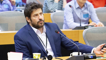 Ο ΣΥΡΙΖΑ ζητάει από τον Γεωργούλη να παραδώσει την έδρα του στην Ευρωβουλή - «Υπήρχε φήμη από τον Ιούνιο του 2022»