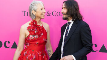 Κιάνου Ριβς: Η σπάνια δημόσια εμφάνιση με τη σύντροφό του και το τρυφερό φιλί που αντάλλαξαν