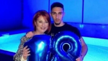 Ακρόπολη: Ζήτησε... τσιγάρο ο μαχαιροβγάλτης πριν χτυπήσει τον 18χρονο - Η αποκαλυπτική κατάθεση και η συγκίνηση της μητέρας