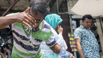 Ασία: Πρωτοφανής φονικός καύσωνας με 45 βαθμούς Κελσίου - Λιώνει η άσφαλτος, κλείνουν σχολεία