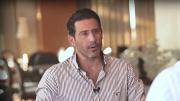 Λευτέρης Ελευθερίου: «Με κοιτάω στον καθρέφτη και φτύνομαι»