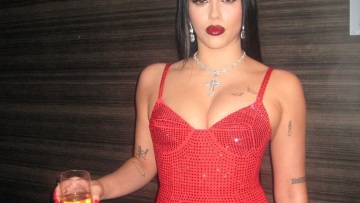 Η κόρη της Μαντόνα, Λούρδη, σχεδόν γυμνή: Με άκρως αποκαλυπτική ολόσωμη φόρμα σε επίδειξη μόδας