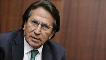 ΗΠΑ: Παραδόθηκε ο πρώην πρόεδρος του Περού Αλεχάντρο Τολέδο ενόψει της έκδοσής του στην πατρίδα του