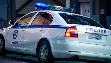 Ωρωπός: Συνελήφθη 22χρονος που έσπασε μπαλκονόπορτα σπιτιού και έκλεψε τσάντα με 35.000 ευρώ