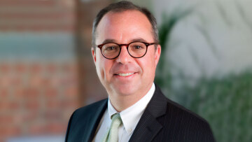 Πίτερ Σπίγκελ (Financial Times): «Με τον ΣΥΡΙΖΑ πηγαίναμε από κρίση σε κρίση, με τη ΝΔ επέστρεψε η εμπιστοσύνη των αγορών»