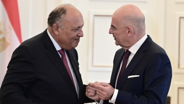 Σουδάν: Τηλεφωνική επικοινωνία Δένδια - Σούκρι για τον απεγκλωβισμό των Ελλήνων