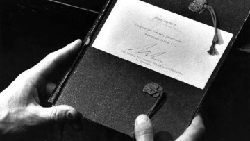 Γερμανία: Στα Εθνικά Αρχεία θα εκτεθούν τα περιβόητα πλαστά «ημερολόγια του Χίτλερ»