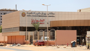 Σουδάν: Στο Χαρτούμ, ασθενείς και γιατροί περιγράφουν την απόλυτη φρίκη στα νοσοκομεία