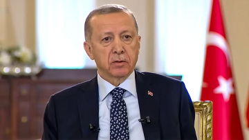 Ερντογάν: Ξαφνική αδιαθεσία του Τούρκου προέδρου κατά τη διάρκεια live συνέντευξης - Δείτε βίντεο