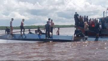 Ινδονησία: Τουλάχιστον 11 νεκροί και αρκετοί αγνοούμενοι μετά το ναυάγιο ταχύπλοου