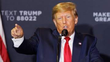 Τραμπ: Καλεί τους Ρεπουμπλικάνους να προκαλέσουν στάση πληρωμών αν δεν εξασφαλίσουν «τεράστιες» περικοπές δημοσίων δαπανών