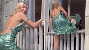 Γαρυφαλλιά Καληφώνη: Σκαρφαλώνει σε μπαλκόνι φορώντας μία τουαλέτα - Δείτε το βίντεο