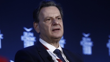 Οικονομικό Φόρουμ Δελφών - Σκυλακάκης: Αυξάνεται στα €500 εκατ. η εκταμίευση προς τις τράπεζες από το Ταμείο Ανάκαμψης