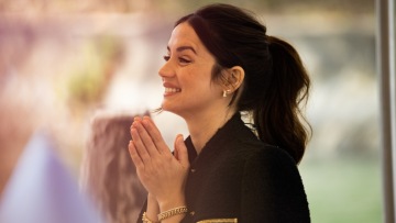 Άνα ντε Άρμας: Επέστρεψε στην Κούβα για να γιορτάσει τα γενέθλιά της - Η θερμή υποδοχή στο αεροδρόμιο