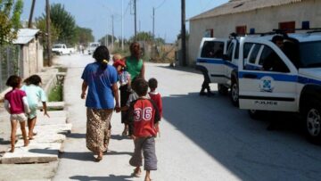 Ανήλικοι Ρομά με αρχηγό γυναίκα έκλεβαν και λήστευαν στη Ρόδο