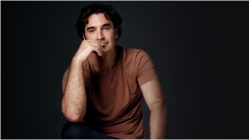 Ο Χριστόφορος Παπακαλιάτης για Maestro:  «Είναι ένα ερωτικό γράμμα προς την Ελλάδα» 