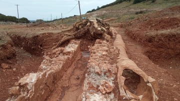 Κρήτη: Οι εργασίες για τον ΒΟΑΚ έφεραν στο φως αρχαίο αγωγό μεταφοράς νερού - Δείτε φωτογραφίες