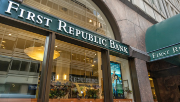 First Republic Bank: «Βόμβα» στις ΗΠΑ - Κατέρρευσε η τράπεζα, στην JPMorgan περνούν οι καταθέσεις