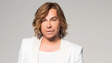 Τρύφωνας Σαμαράς: «Με ερωτεύτηκε η κόρη του σκηνοθέτη ενώ εγώ είχα σχέση με τον ναυαγοσώστη»