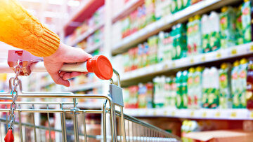 Από τη Δευτέρα στα ράφια των σούπερ μάρκετ η σήμανση για τα προϊόντα με έκπτωση 5% για έξι μήνες