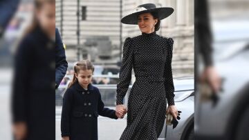 Βασιλιάς Κάρολος: H εμφάνιση της Κέιτ Μίντλετον με την πριγκίπισσα Σάρλοτ στην πρόβα τζενεράλε