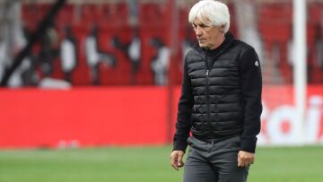 Γιοβάνοβιτς: «Σιχαίνομαι τον εαυτό μου, με έβαλαν να επιλέξω ανάμεσα στα όνειρα και στην υγεία των παικτών»