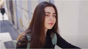 Η Γη της Ελιάς: Ο Αλέξης παραφυλά στα σκοτεινά και απάγει τη Θεοδώρα