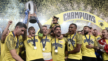 ΑΕΚ: Η απονομή στους πρωταθλητές - Δείτε βίντεο και φωτογραφίες 