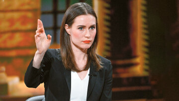 Σάνα Μάριν: Πώς το κορίτσι από τη Φινλανδία τα έχασε όλα