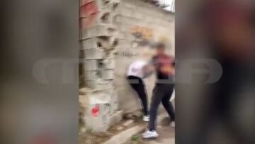 Ξυλοδαρμός 16χρονου στο Μενίδι: «Συνεχίζουν να με παίρνουν τηλέφωνο, φοβάμαι να βγω από το σπίτι»