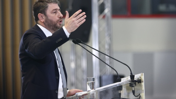 Εκλογές 2023 - Ανδρουλάκης: Με επιθέσεις κατά ΝΔ και ΣΥΡΙΖΑ προσπαθεί να ανακόψει τις «διαρροές» ψηφοφόρων