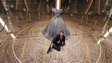 Κοστούμι της Κάλλας από αλουμίνιο κοσμεί έκθεση στην Όπερα του Ντουμπάι