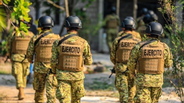 Ελ Σαλβαδόρ: Ο στρατός περικυκλώνει πόλη όπου δολοφονήθηκε αστυνομικός