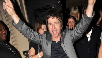 Οι Oasis είπαν ότι θα επιστρέψουν αν η Μάντσεστερ Σίτι κατακτήσει το Champions League