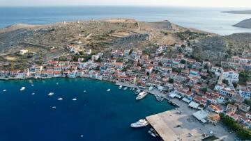 Τουρισμός: Δίχως προηγούμενο η προσέλευση στα ακριτικά νησιά Χάλκη, Σύμη, Ηρακλειά και Κίμωλο