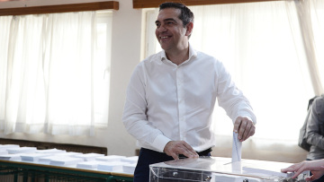 Εκλογές 2023: Στην Κυψέλη ψήφισε ο Τσίπρας - «Η αλλαγή είναι σήμερα στα χέρια του λαού μας»