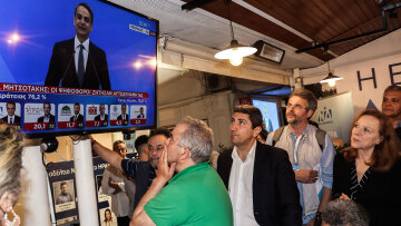 Εκλογές 2023: Η βραδιά των έντονων συγκινήσεων σε 16 φωτογραφίες 
