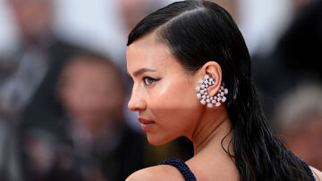 Ιρίνα Σάικ: Το σέξι μαύρο δερμάτινο σύνολό της που δίχασε το ίντερνετ