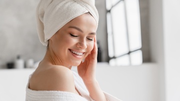 Άπλυτες πετσέτες τριών ημερών ανταγωνίζονται σε αριθμό βακτηρίων τις τουαλέτες