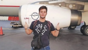 Τραγωδία στα Τέμπη: Σε ειδικό κέντρο στη Βοστώνη ο 21χρονος Γεράσιμος, ο επιζών του πρώτου βαγονιού