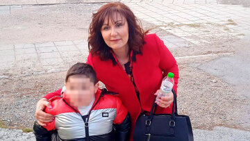 Δολοφονία στη Χαλκιδική: Το αγοράκι βρέθηκε τραυματισμένο στην αγκαλιά της νεκρής μητέρας του