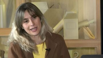 Βίκυ Βολιώτη: «Η κόρη μου έμαθε από την αρχή ότι δεν είμαστε οι βιολογικοί της γονείς»