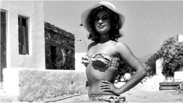 Αλίκη Βουγιουκλάκη: Η σπάνια φωτογραφία από τα γυρίσματα της «Μανταλένας»