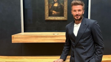 Ο Ντέιβιντ Μπέκαμ γυμνός μόνο με μια πετσέτα, με τατουάζ να σκεπάζουν το γυμνασμένο σώμα του: Σε νέο βίντεο, ακόμα πιο σέξι