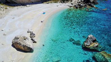 57 παραλίες της Ελλάδας που θυμίζουν επίγειο παράδεισο