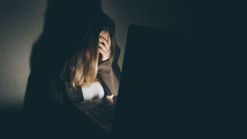 Σε ψεύτικα προφίλ ανέβαζε παραποιημένες άσεμνες φωτογραφίες